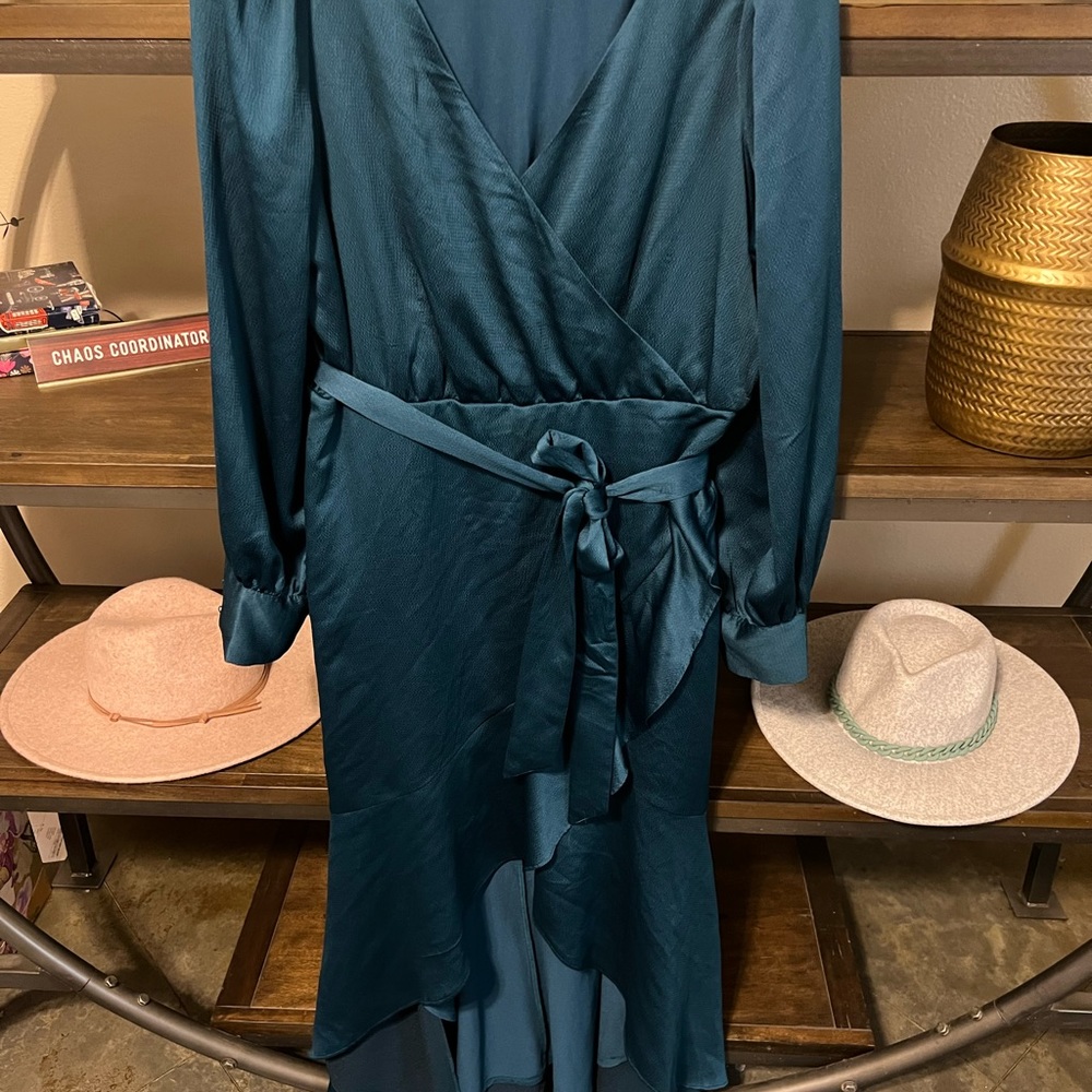 Express Evening Dress with Sleeves